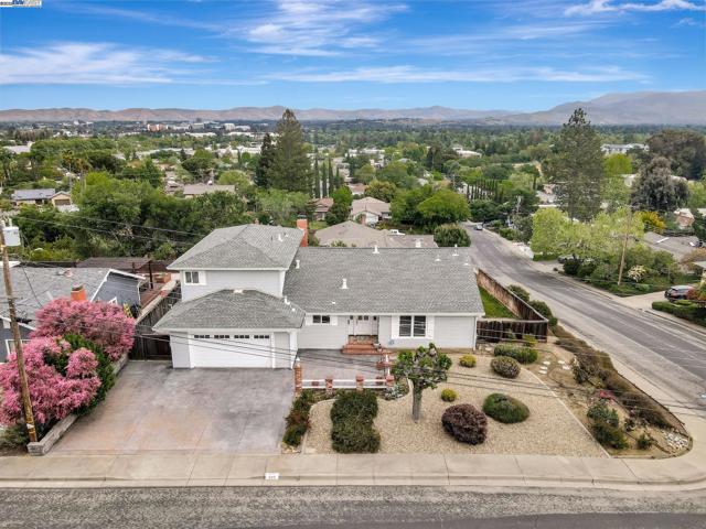 591 Vili Way, Pleasant Hill CA: https://media.crmls.org/mediaz/22790abd-5946-4053-8ed2-96b4688fc5ae.jpg