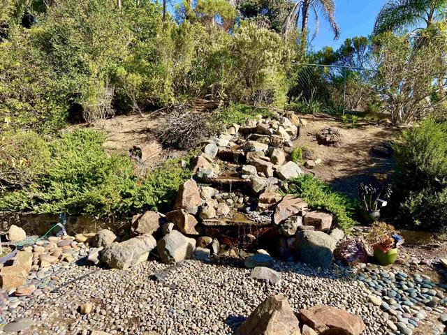 2073 Elevado Rd, Vista CA: https://media.crmls.org/mediaz/22792cb7-0f78-4fd3-88fc-fd48dd719088.jpg