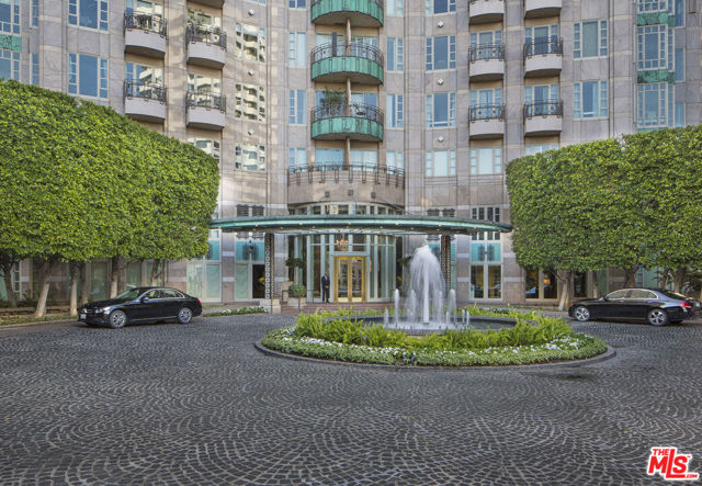 10580 Wilshire Boulevard, Los Angeles CA: https://media.crmls.org/mediaz/227a07dd-fac3-4a2a-914c-584ff8a20405.jpg