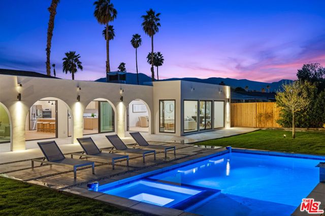 80100 Vista Grande, La Quinta CA: https://media.crmls.org/mediaz/227a6c23-9e8e-4cdb-8416-88eceff5628a.jpg