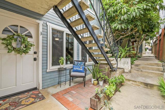 4320 Mentone St, San Diego CA: https://media.crmls.org/mediaz/227a99f9-b113-40c8-a1e6-0959510796bd.jpg