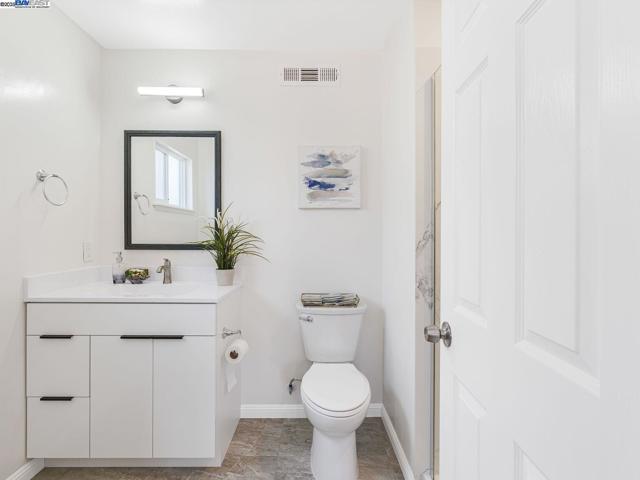 8612 Wicklow Ln, Dublin CA: https://media.crmls.org/mediaz/227b009c-4469-4c48-b825-9718beb5d57f.jpg