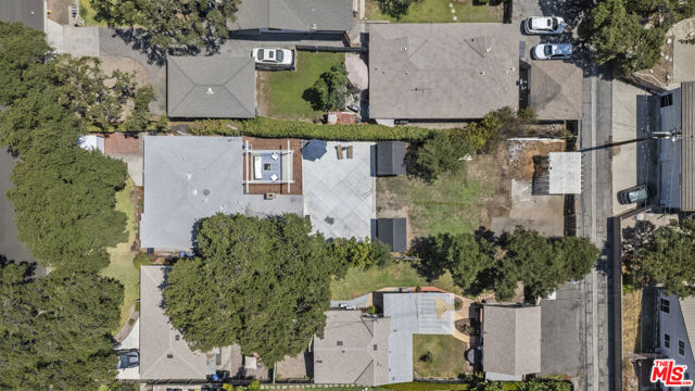 746 Valley View Avenue, Monrovia CA: https://media.crmls.org/mediaz/227bbfd2-65dc-4c3b-ad03-d1df014b2daf.jpg