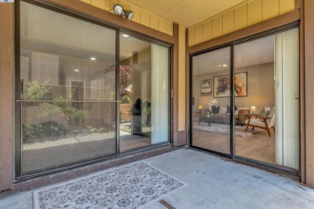 Image 20 of 31 For 39139 Argonaut Way  111