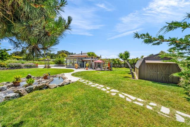 575 Dolores Avenue, Half Moon Bay CA: https://media.crmls.org/mediaz/227d3bba-be7f-4623-b23f-1a185f18b648.jpg