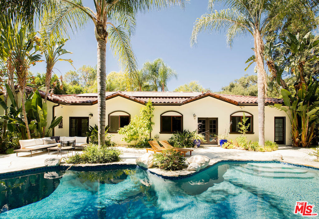 888 Linda Vista Avenue