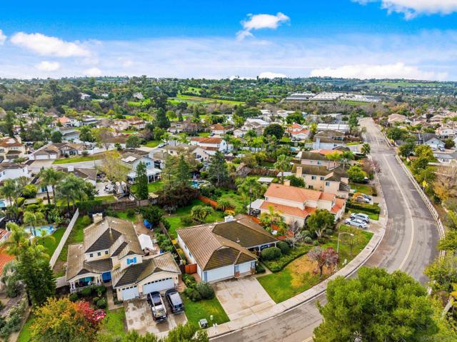 5761 Spur Ave, Oceanside CA: https://media.crmls.org/mediaz/227d7122-0226-4a41-a49e-833d13202fa0.jpg