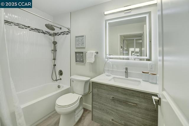 1459 Rockledge Ln, Walnut Creek CA: https://media.crmls.org/mediaz/227e88ce-1550-4e8a-8403-601ed65f3b46.jpg