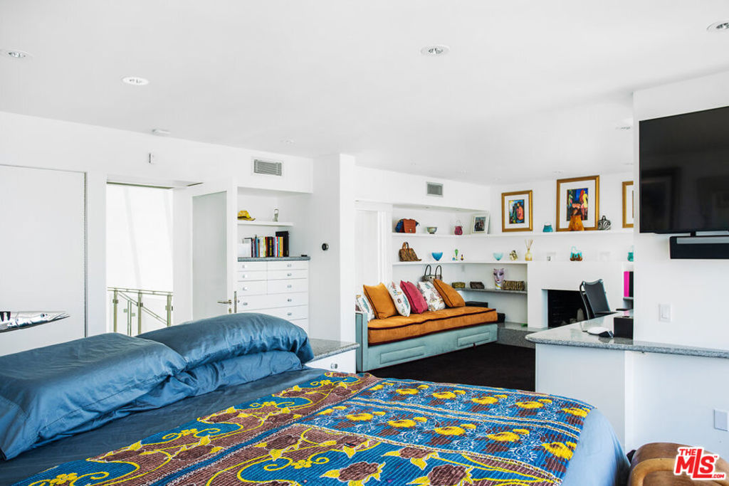 Master Bedroom with Adjoining Suite/Office overlooking Pacific Ocean