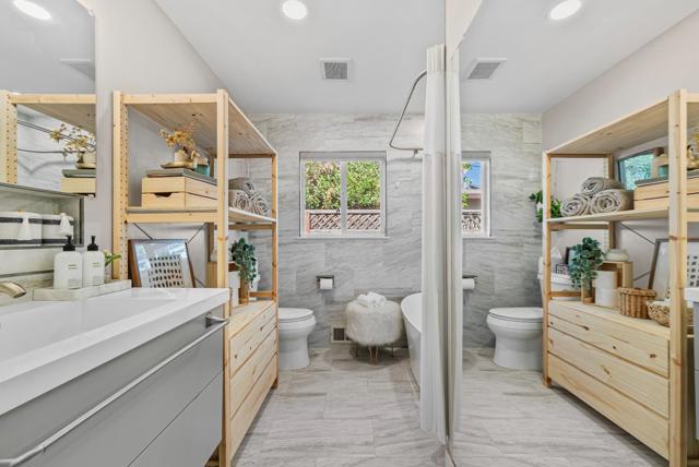 248 S Bernardo Avenue, Sunnyvale CA: https://media.crmls.org/mediaz/227f0011-5a83-480e-891f-3a01361d5864.jpg