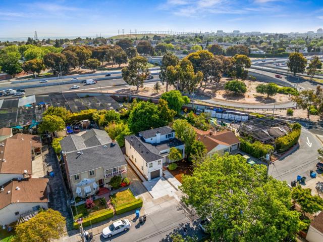 231 S Idaho Street, San Mateo CA: https://media.crmls.org/mediaz/227f8a29-e5aa-413f-ba94-a68f1f485276.jpg