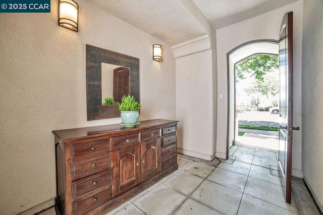 7840 Stoneleaf Drive, San Ramon CA: https://media.crmls.org/mediaz/227f8d9c-32ab-4fe1-990d-e255d86aeda9.jpg