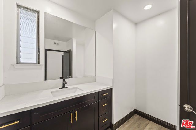 9724 Bothwell Road, Northridge CA: https://media.crmls.org/mediaz/227fa481-44a4-464e-9ef1-0ef408c25c4c.jpg