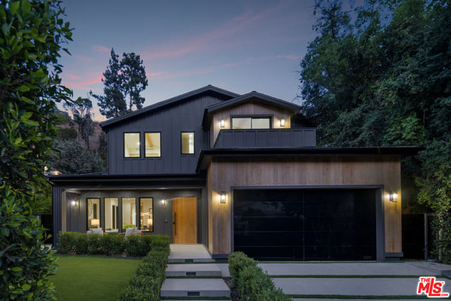 1530 N Beverly Drive, Beverly Hills CA: https://media.crmls.org/mediaz/2280b57a-9fbb-4ae7-8af6-a5aa163db387.jpg