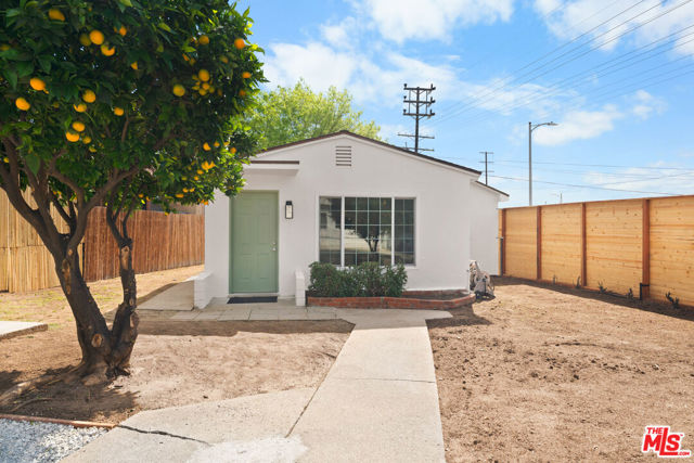 2900 Asbury Street, Los Angeles CA: https://media.crmls.org/mediaz/2280c884-a10b-420a-b49c-aa2413944583.jpg