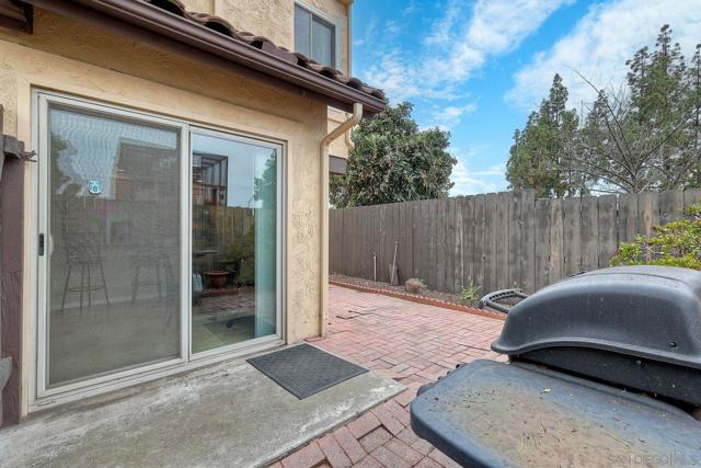 514 Jamacha Rd, El Cajon CA: https://media.crmls.org/mediaz/2280cb5d-fb02-4a61-9714-9c05658869fe.jpg