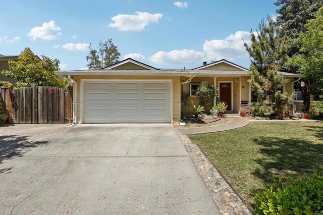 2267 Fenian Drive, Campbell CA: https://media.crmls.org/mediaz/22813f40-cd1c-4131-a5ea-becc78b7592c.jpg