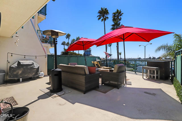 2901 Peninsula Road, Oxnard CA: https://media.crmls.org/mediaz/22815409-50b4-4560-9196-7130edea53cb.jpg