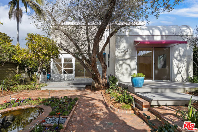 2153 Linnington Avenue, Los Angeles CA: https://media.crmls.org/mediaz/228176b4-426b-44da-b329-4d68b4a656ac.jpg