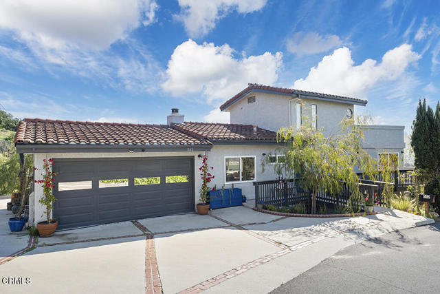 542 San Clemente Way, Camarillo CA: https://media.crmls.org/mediaz/22819434-4f08-4d41-bfa4-963d9be5be1c.jpg