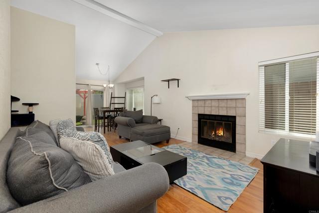 Detail Gallery Image 3 of 22 For 8449 Snow White Dr, El Cajon,  CA 92021 - 3 Beds | 2 Baths
