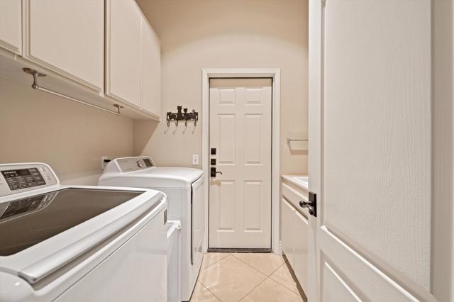 57 Pine Valley Drive, Rancho Mirage CA: https://media.crmls.org/mediaz/2281c1ec-ec93-45e9-bd00-e47abe29a5dc.jpg
