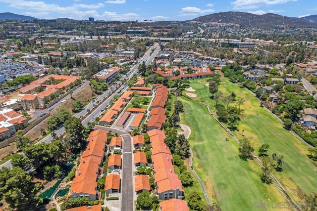 12007 Caminito Campana, San Diego CA: https://media.crmls.org/mediaz/2281ede7-075f-4bdc-ad7e-4c8eaa762949.jpg
