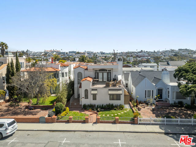 2010 Monterey Boulevard, Hermosa Beach, California 90254, 4 Bedrooms Bedrooms, ,4 BathroomsBathrooms,Residential,Sold,Monterey,25521523