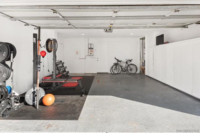 4258 Summit Drive, La Mesa CA: https://media.crmls.org/mediaz/2282b211-7290-4d13-8e0f-6e2d0dd5c5f9.jpg