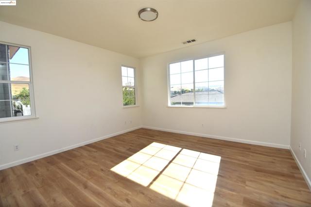 127 Delta Vista Ln, Pittsburg CA: https://media.crmls.org/mediaz/22839b12-ef30-4db7-87ab-ee7c369a3df6.jpg