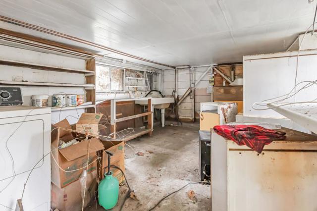 658 Lisbon Street, San Francisco CA: https://media.crmls.org/mediaz/2284296a-5eca-4379-b628-84221ac977d2.jpg