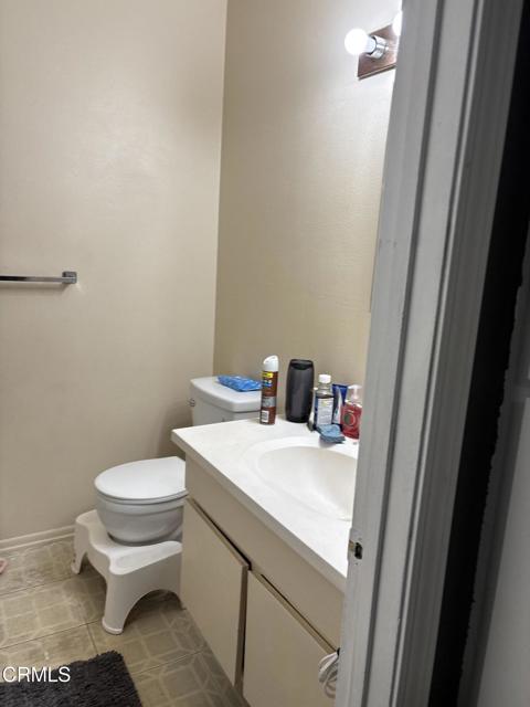 Detail Gallery Image 12 of 14 For 1431 Casa San Carlos Ln #B,  Oxnard,  CA 93033 - 2 Beds | 1/1 Baths