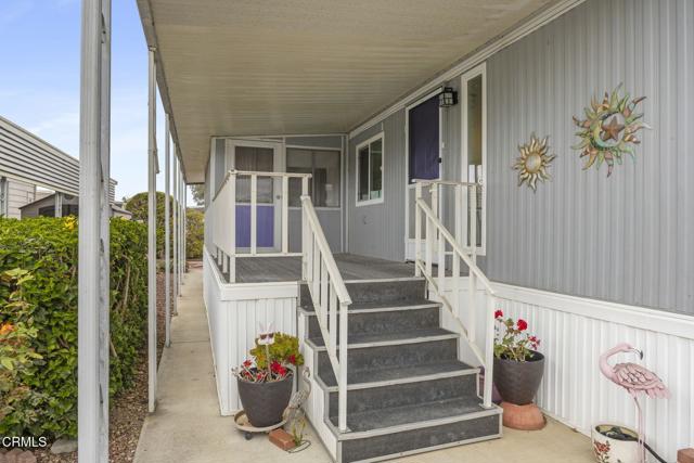 Detail Gallery Image 4 of 41 For 80 Copland Cir #80,  Ventura,  CA 93003 - 2 Beds | 2 Baths