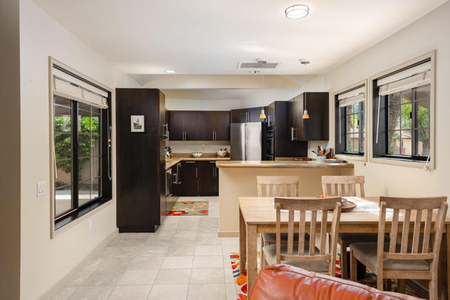 2345 S Cherokee Way, Palm Springs CA: https://media.crmls.org/mediaz/2284f9de-3ef7-42c4-9d5b-37da891d8537.jpg