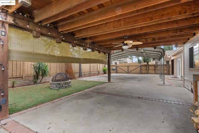 5130 Kegan Ln, Oakley CA: https://media.crmls.org/mediaz/2284fd97-629f-4e4a-ae8f-84ba02ce93ff.jpg