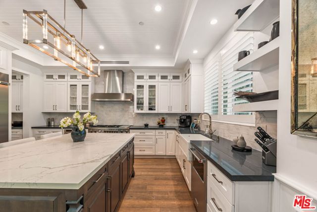 5235 Sylmar Avenue, Sherman Oaks CA: https://media.crmls.org/mediaz/2285ce8f-a31e-45c4-8b4c-05e7594d969c.jpg