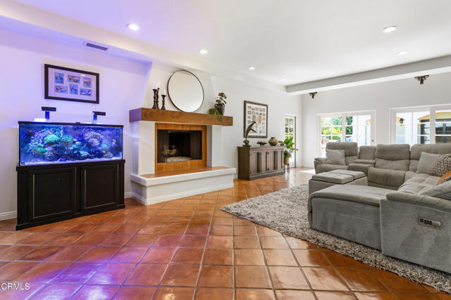 Detail Gallery Image 17 of 75 For 2296 Applewood Ln, Camarillo,  CA 93012 - 5 Beds | 4/1 Baths