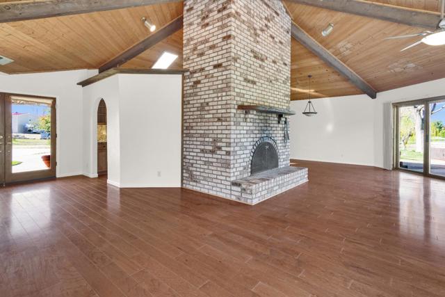 50145 Adobe Place, Lockwood CA: https://media.crmls.org/mediaz/22873320-cb5d-473d-9eac-74084e0c3ac2.jpg