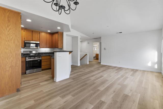 Detail Gallery Image 9 of 34 For 295 Churchill Ln, San Marcos,  CA 92078 - 2 Beds | 2 Baths