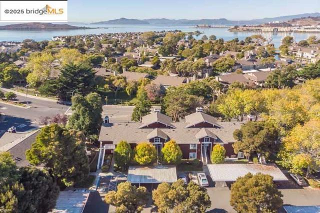 96 Bayside Ct, Richmond CA: https://media.crmls.org/mediaz/22878ff3-460a-44b6-98ce-836d323df05c.jpg