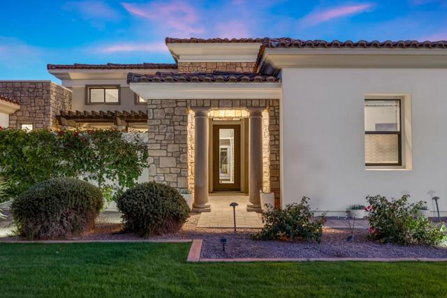 17 Emerald Court, Rancho Mirage CA: https://media.crmls.org/mediaz/2287ba0a-98dc-4873-b94a-cd3a1bf15b48.jpg
