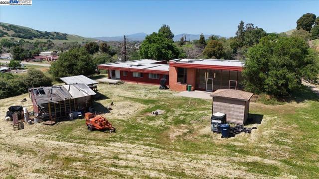 6400 Mines Rd, Livermore CA: https://media.crmls.org/mediaz/2288406b-0e39-4e77-8937-2b76dfb49375.jpg