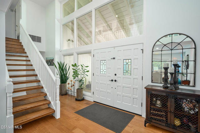 1841 Fallview Road, Westlake Village CA: https://media.crmls.org/mediaz/2288adcf-34e1-4b4e-bace-3973013922f7.jpg