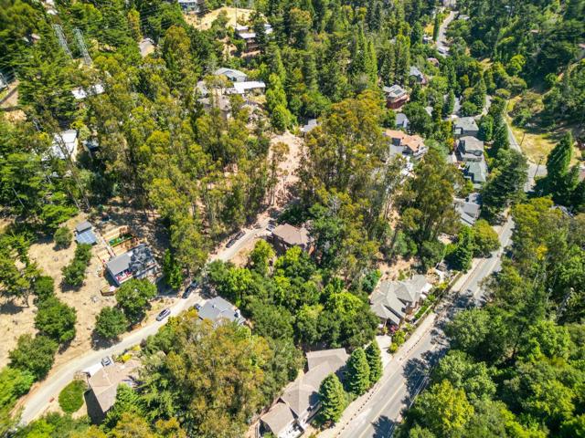 7220 Woodrow Drive, Oakland CA: https://media.crmls.org/mediaz/2288f821-e714-46c1-ae51-aa759b17f499.jpg