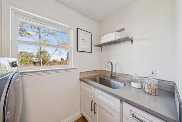 900 Highlands Circle, Los Altos CA: https://media.crmls.org/mediaz/22892cab-8d15-46a0-948a-00b346a42b05.jpg