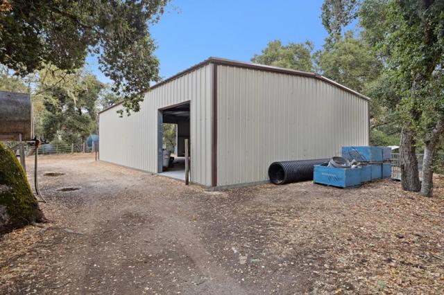 18190 Cachagua, Carmel Valley CA: https://media.crmls.org/mediaz/2289534e-8f6b-41fb-9144-b50d620af28e.jpg