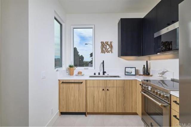 Detail Gallery Image 19 of 29 For 3901 Haines, San Diego,  CA 92109 - – Beds | – Baths