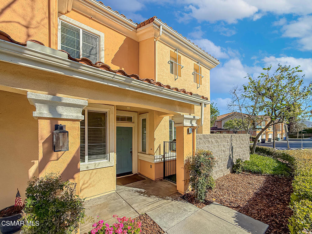 2930 Esperanza Way #B