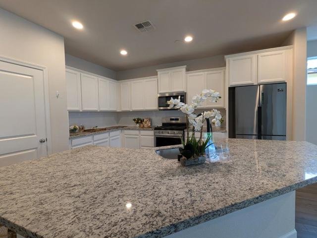 721 Segovia Drive, Hollister CA: https://media.crmls.org/mediaz/228a2129-f55c-459d-9241-4219431ca542.jpg