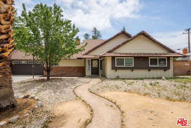 43818 Halcom Avenue, Lancaster CA: https://media.crmls.org/mediaz/228a3c0f-32dc-46ed-a8c3-9bfddd60502d.jpg
